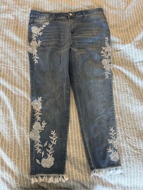 Embroidered jeans with tassels!